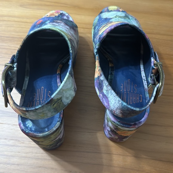 Charlotte Stone Errol open toe platform sandals in dark floral - Picture 5 of 6